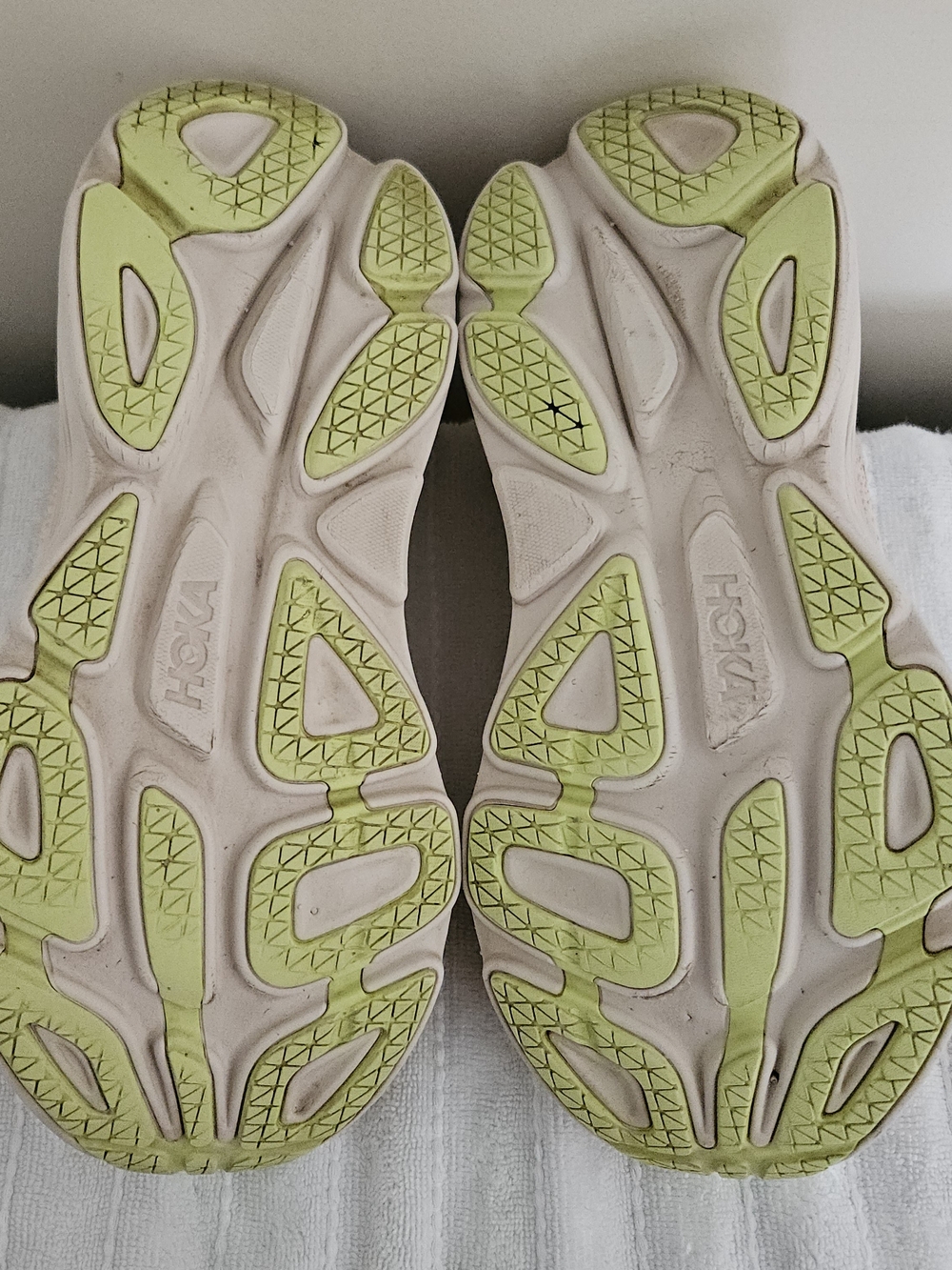 HOKA ONE ONE Bondi 8 Women’s Size 8.5 Sneakers Cream/Vanilla 1127952-CMV - Picture 10 of 11